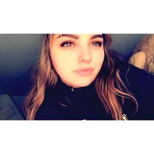 Meet your Posher, Desiree